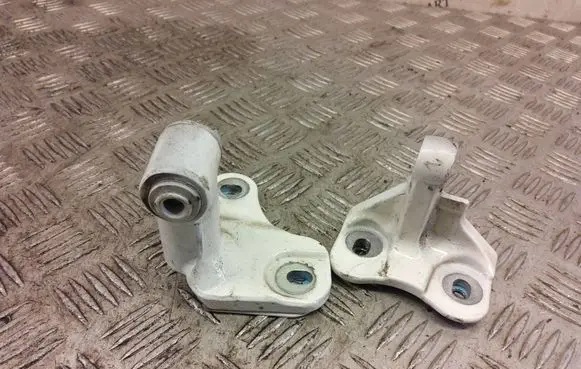 Mercedes-Benz A W176 Rear door hinge set A046572