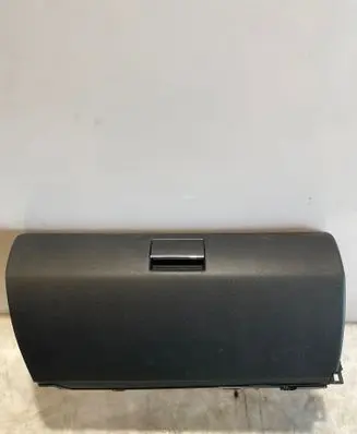 Glove box
