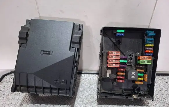 Skoda Superb B6 (3T) Fuse box set 1k0937125D