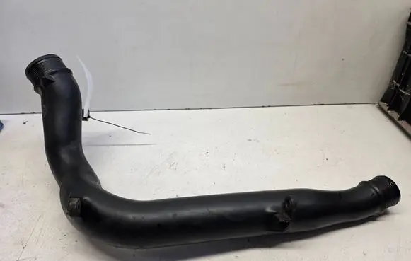 Volvo V70 Intercooler hose/pipe 8624887