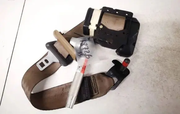 Volvo S80 Front seatbelt 39976017