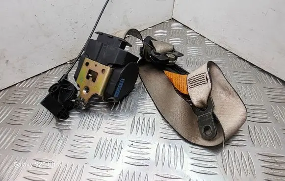 BMW 7 E38 Front seatbelt 8217388 566172601