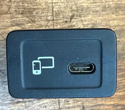 Mercedes-Benz Sprinter W907 W910 USB socket connector A2478204102 A2478204102Q06 A2C1682980521