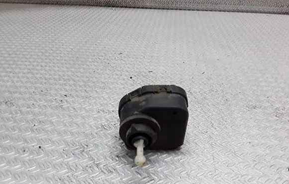 Opel Vectra B Headlight level adjustment motor 0307852335