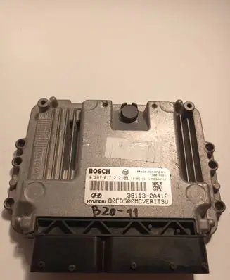 Hyundai i30 Engine control unit/module 0281017212 391132A412 1039S46913