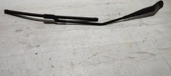 Volvo V40 Windshield/front glass wiper blade 31276060