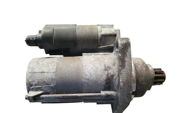 Volkswagen Golf V Starter motor 02M911023N