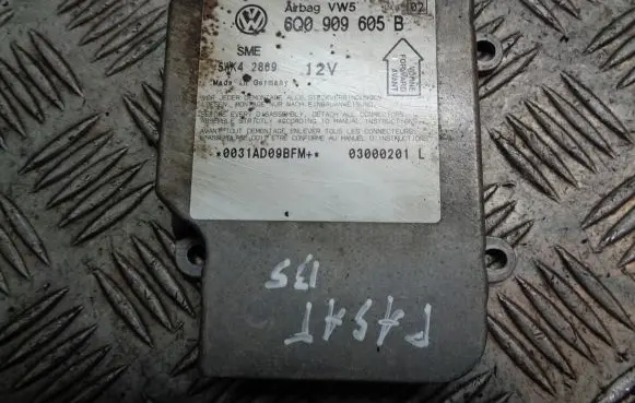 Volkswagen PASSAT B5.5 Airbag control unit/module 6Q0909605B
