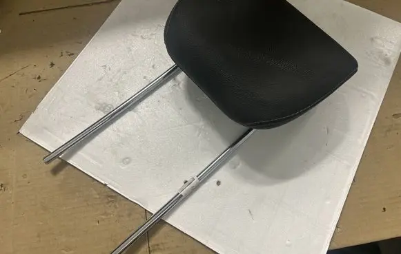 Mercedes-Benz GL X164 Third row seat headrest 