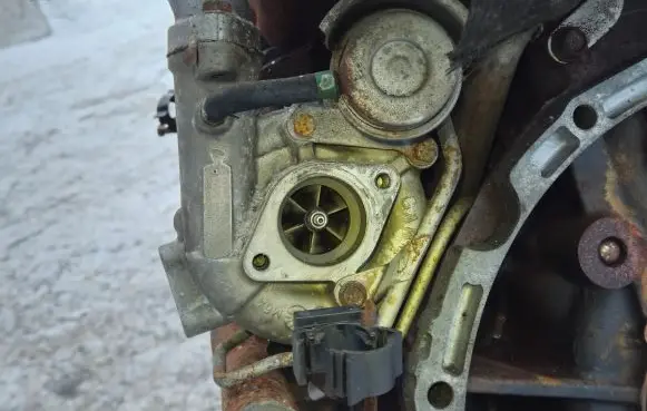 Nissan Almera N16 Turbo 144115M300 GT1549 7053081