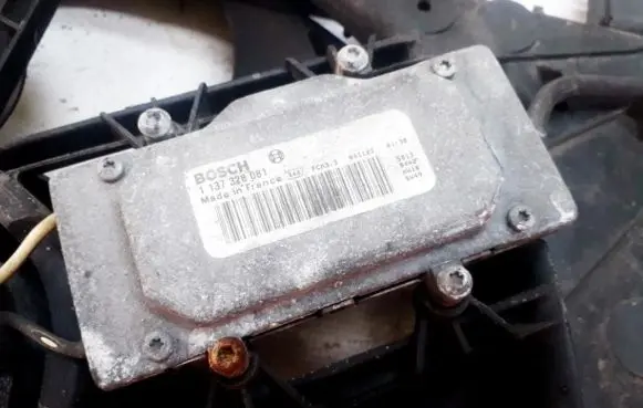 Coolant fan relay