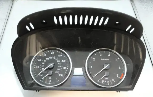 BMW 5 E60 E61 Speedometer (instrument cluster) 62119153749 213533000963