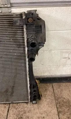 Jaguar XF X250 Coolant radiator