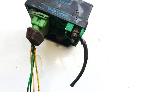 Peugeot 406 Glow plug pre-heat relay 9619039780 735068