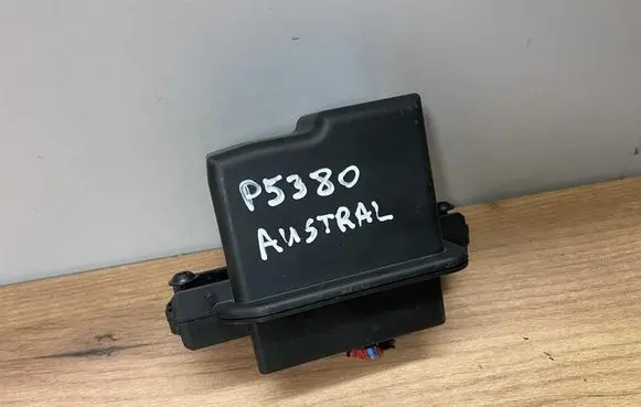 Renault Austral Fuse box set 243808345R