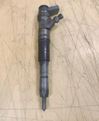 BMW X5 E53 Fuel injector 7789661 0445110131