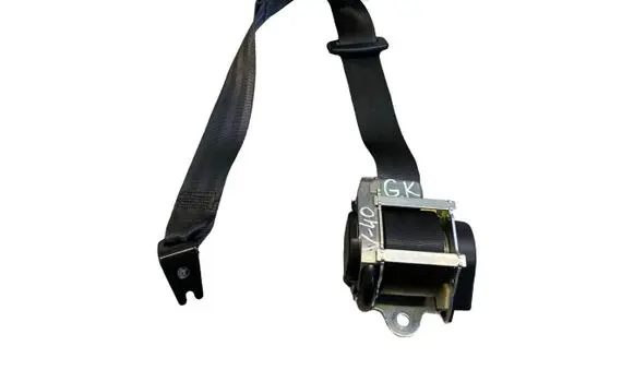 Rear seatbelt
