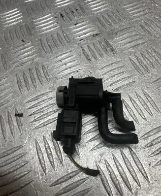 Volkswagen Touran II Turbo solenoid valve 1K0906283A