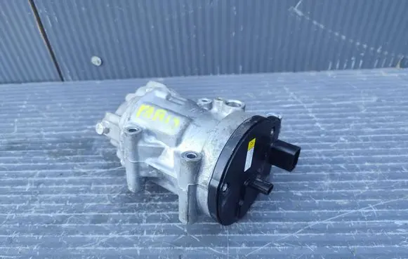 Toyota Yaris XP210 Air conditioning (A/C) compressor (pump) 0424000741