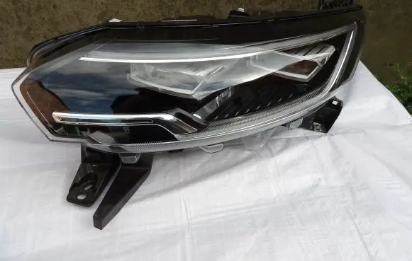 Renault Espace V (RFC) Headlight/headlamp 260601628R 89914825 2002110781