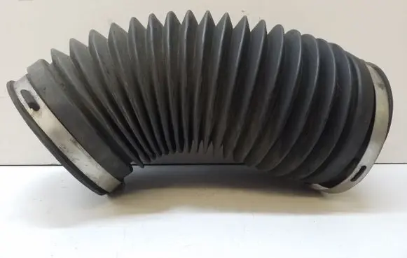 Chrysler Town & Country V Air intake hose/pipe 04861732AB