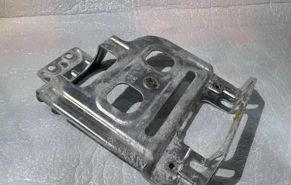 Audi A8 S8 D4 4H Active stabilizer control/Valve assembly holder 4H0907390 3615