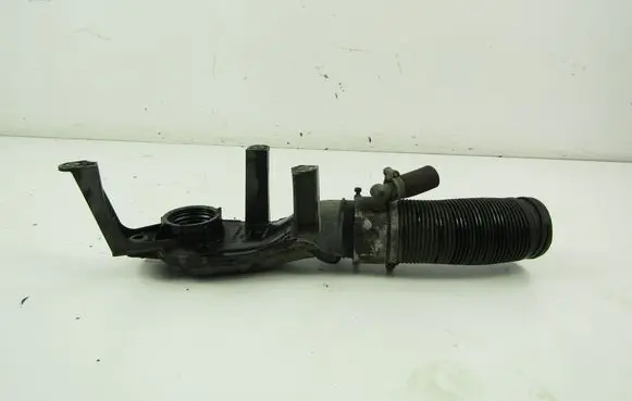 Skoda Fabia Mk1 (6Y) Air intake hose/pipe 047129654B