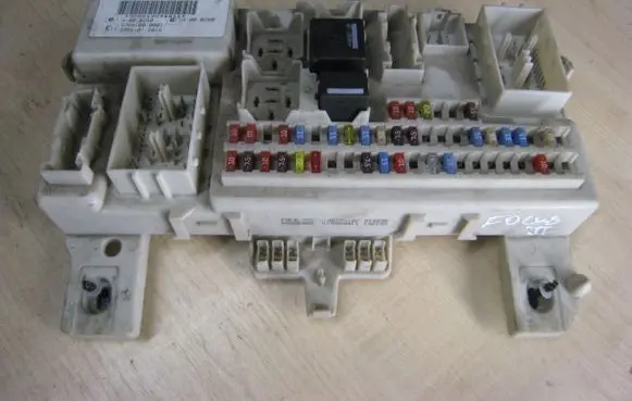 Ford Focus Fuse module 4M5T14A073AF