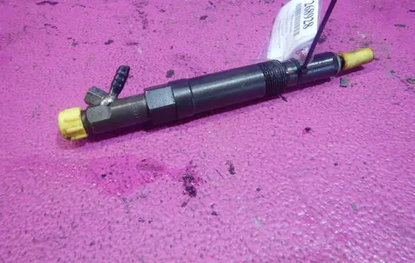 Ford Mondeo Mk III Fuel injector 1S7QAD