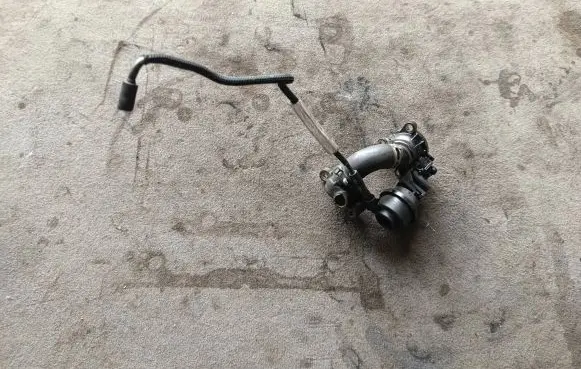 Thermostat/thermostat housing