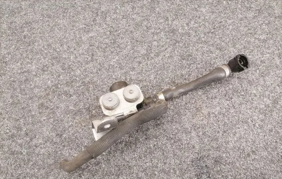 BMW X6 F16 Coolant heater control valve 8517589 8517591