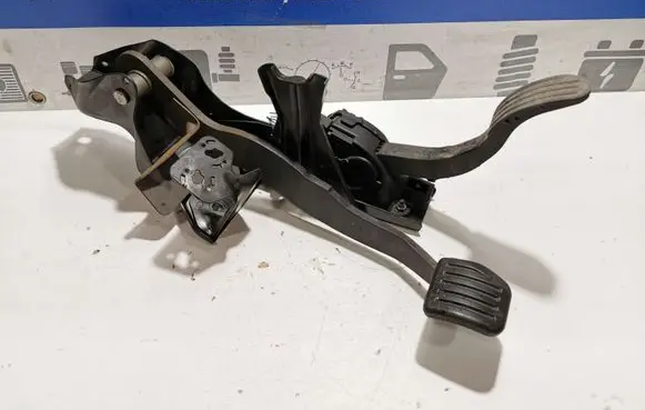 Volvo XC70 Pedal assembly 31201791