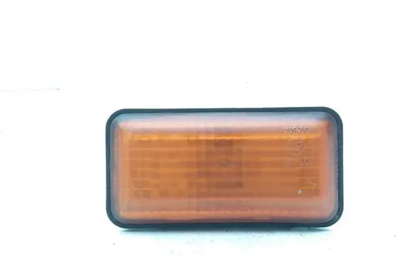 Volkswagen Golf III Front fender indicator light 1H0949117 1H0949111