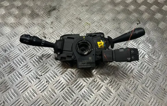 Dacia Sandero II Wiper turn signal indicator stalk/switch 479454698r