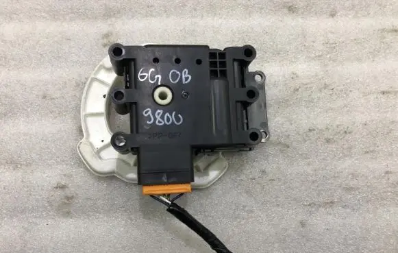 Mazda 6 A/C air flow flap actuator/motor GA705KD47