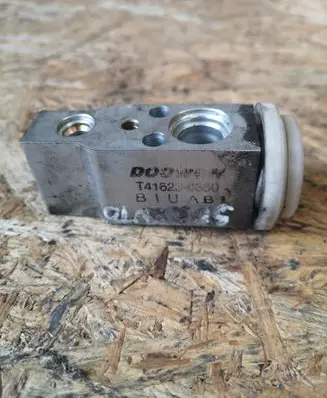 KIA Sorento Air conditioning (A/C) expansion valve T416230350