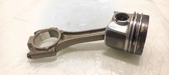 Volkswagen Golf VII Piston with connecting rod 03LA
