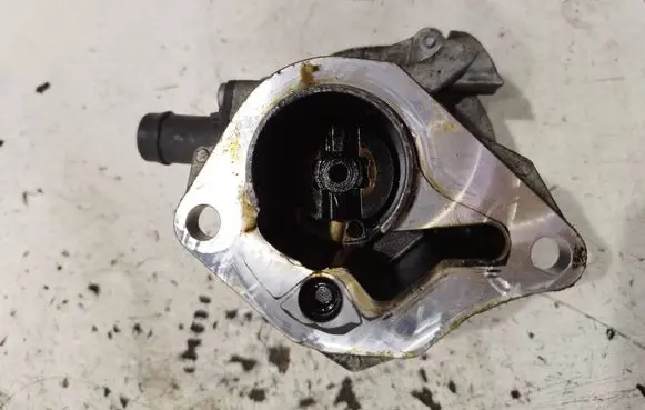 Nissan Qashqai Vacuum pump 146505272r 705641000
