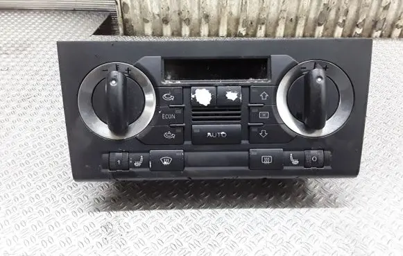 Audi A3 S3 A3 Sportback 8P Climate control unit 8P0820043E