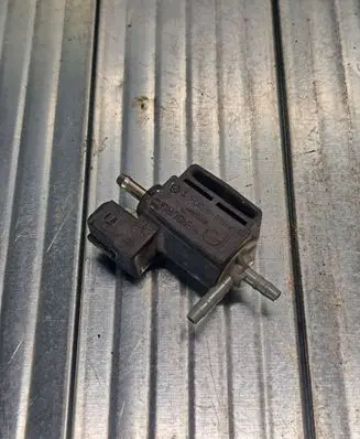 Citroen C6 Vacuum valve 70242800 11T012