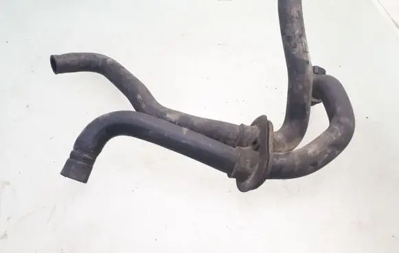 Volkswagen PASSAT B5 Engine coolant pipe/hose 8D0819371B