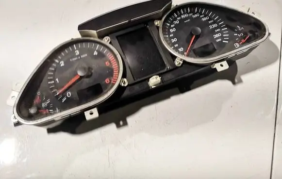 Audi A6 S6 C6 4F Speedometer (instrument cluster) 4F0920900