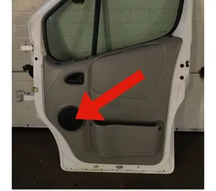 Renault Trafic II (X83) Front door speaker cover trim 7700812471