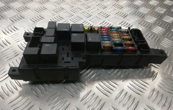 Volvo V70 Fuse module 8637841