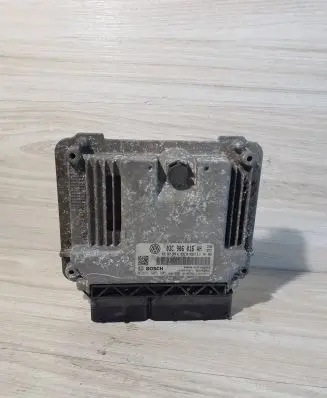 Volkswagen Golf VI Engine control unit/module 03C906016AH 03C907309A 0261S05805