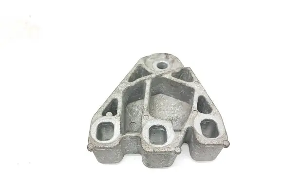 Volkswagen Transporter - Caravelle T5 Engine mounting bracket 7E0199207