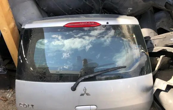 Mitsubishi Colt Tailgate/trunk/boot lid