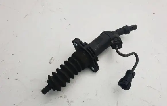 BMW 2 F22 F23 Clutch master cylinder 6795711 SMA2152