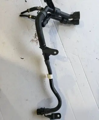 Engine coolant pipe/hose