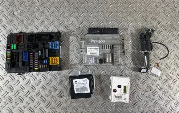 Opel Vivaro Engine ECU kit and lock set 9833346580 9857411280 42049028